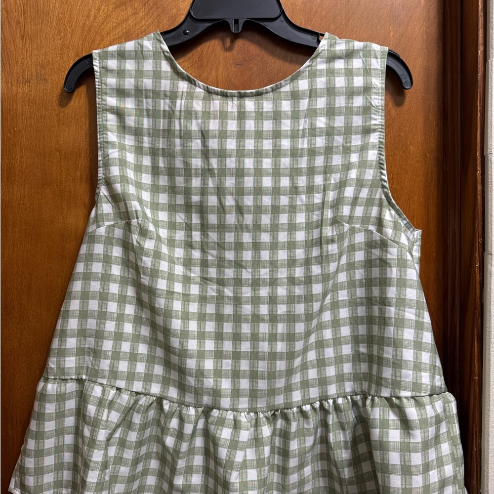 NWOT SHEIN Green and White Checkered Sleeveless Blouse